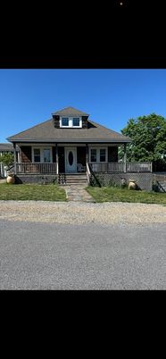Backyard, Exterior, Facade, Ranch