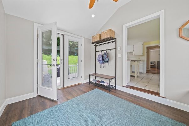 Interior, Recessed Lighting, Wood Texture Flooring