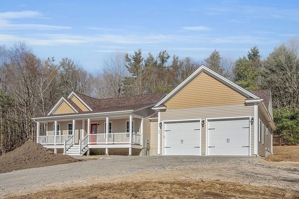 Attached, Exterior, Facade, Ranch