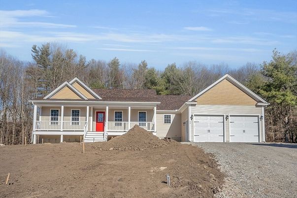 Attached, Exterior, Facade, Ranch