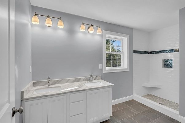 Bathroom, Dual Sink Vanities, Interior