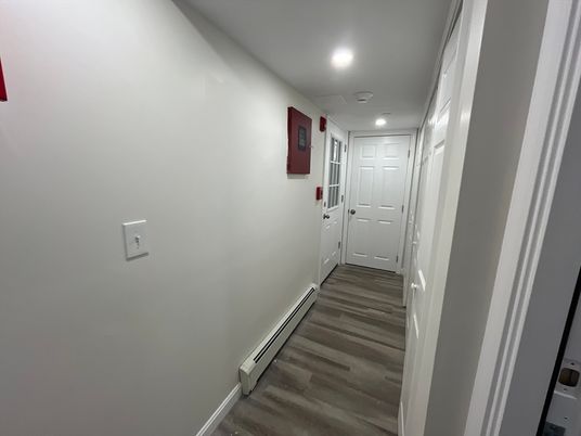 Interior, Recessed Lighting, Wood Texture Flooring