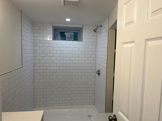 Bathroom, Interior, Recessed Lighting
