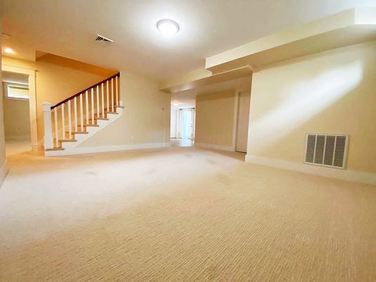 Empty room, Interior, Recessed Lighting