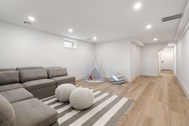Interior, Recessed Lighting, Wood Texture Flooring