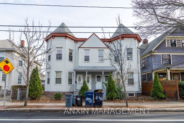 Exterior, Facade, Queen Anne Victorian