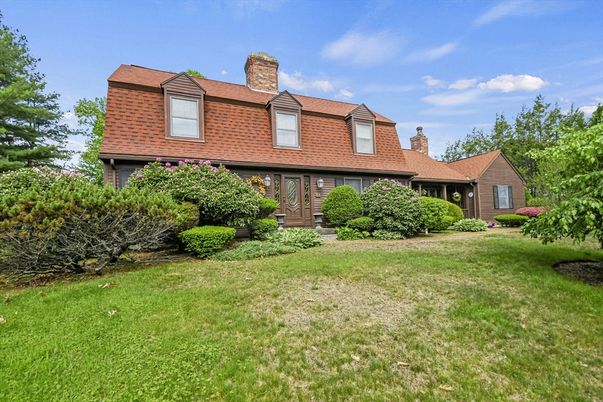 Backyard, Exterior, Facade, Cape Cod