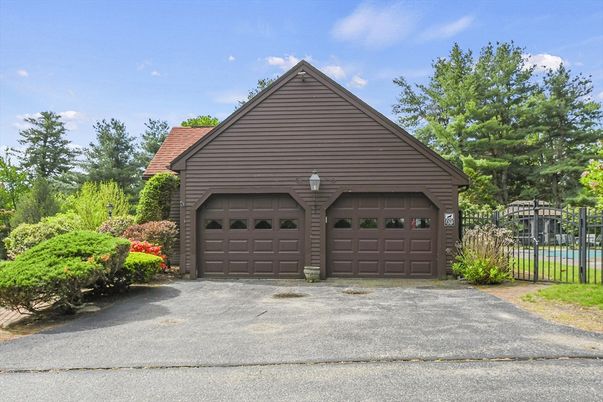 Detached Garage, Exterior