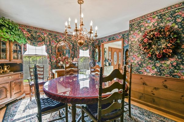 Chandelier, Dining room, Interior