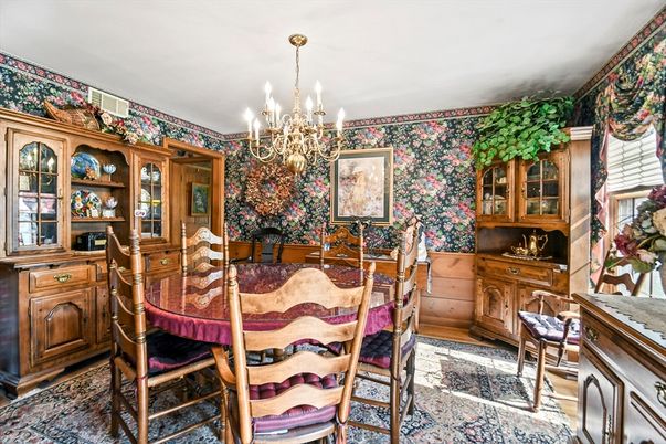 Chandelier, Dining room, Interior