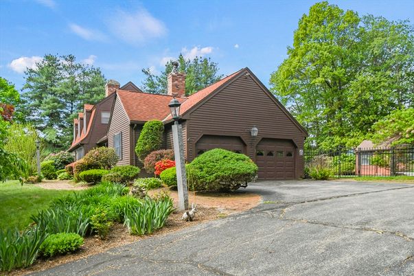 Attached, Exterior, Facade, Tudor Revival