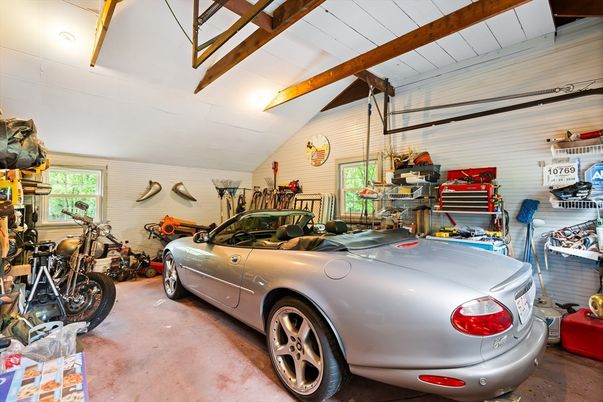Garage, Interior