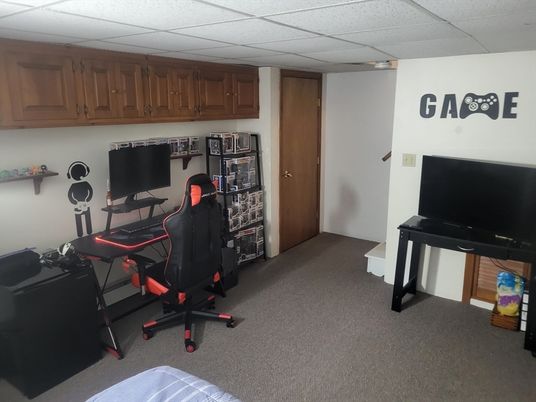 Home Office, Interior
