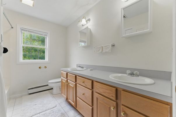 Bathroom, Dual Sink Vanities, Interior
