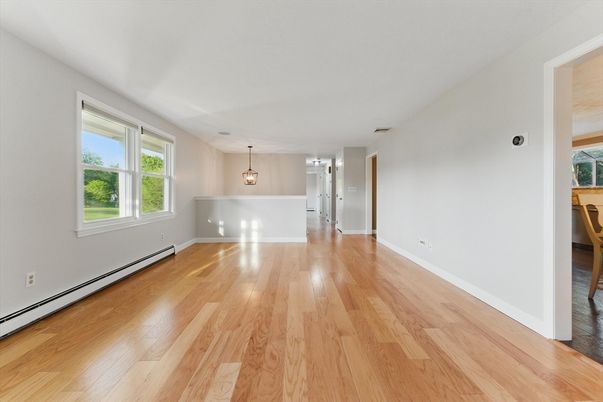 Empty room, Interior, Pendant Lights, Wood Texture Flooring