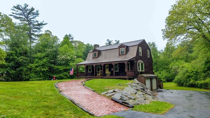 Backyard, Exterior, Facade, Cape Cod