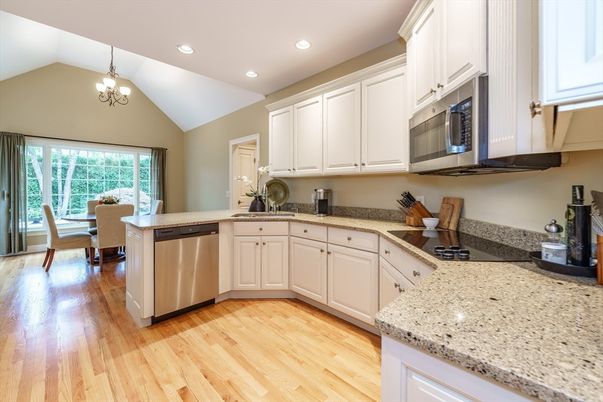 Dining room, Interior, Kitchen, Pendant Lights, Recessed Lighting, Wood Texture Flooring