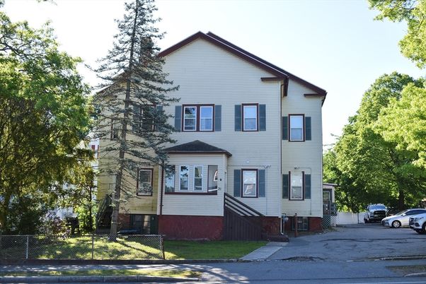 Exterior, Facade, Queen Anne Victorian
