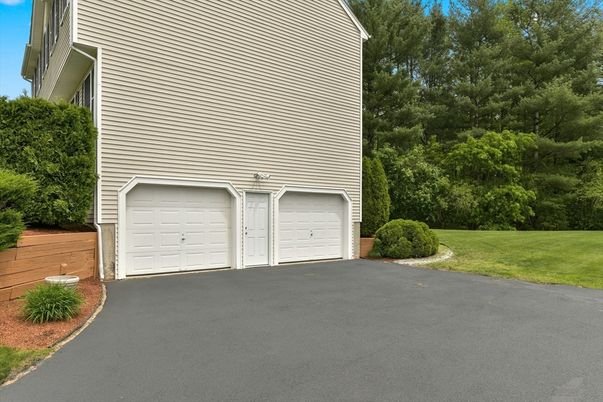 Detached Garage, Exterior
