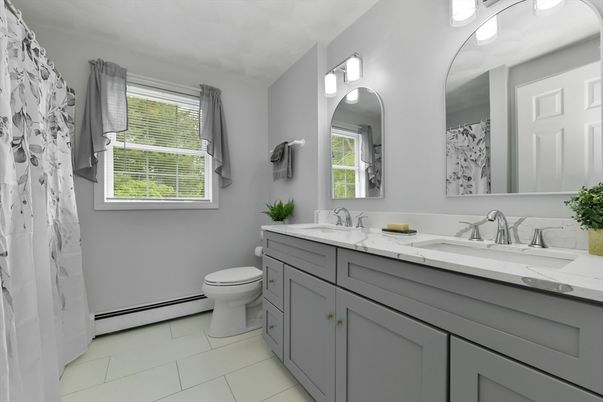Bathroom, Dual Sink Vanities, Interior