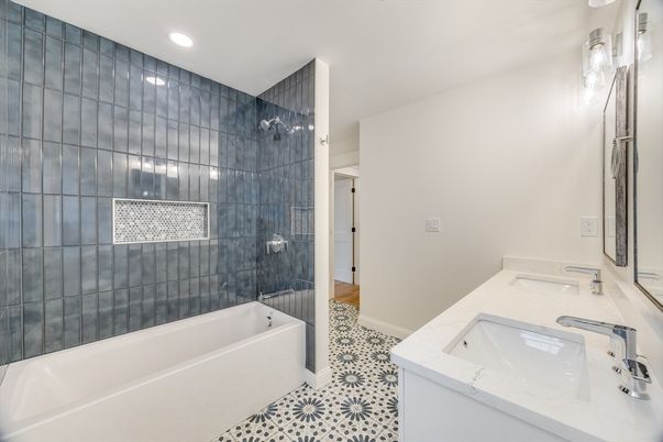 Bathroom, Interior, Recessed Lighting
