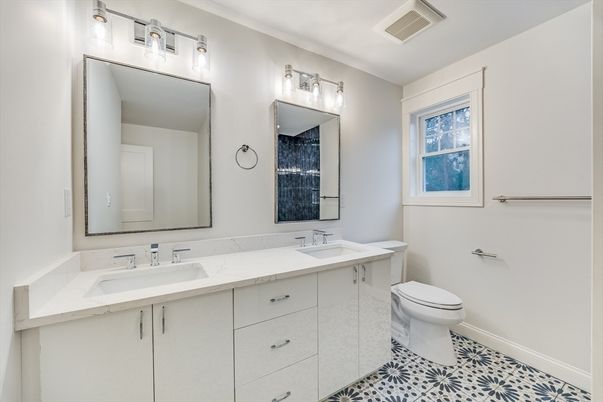 Bathroom, Dual Sink Vanities, Interior