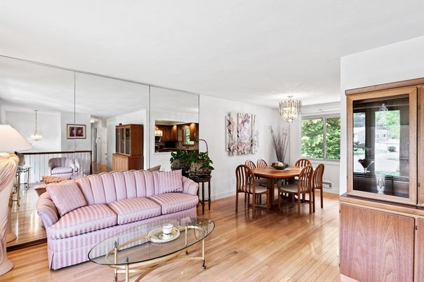 Chandelier, Dining room, Interior, Living room, Pendant Lights, Wood Texture Flooring