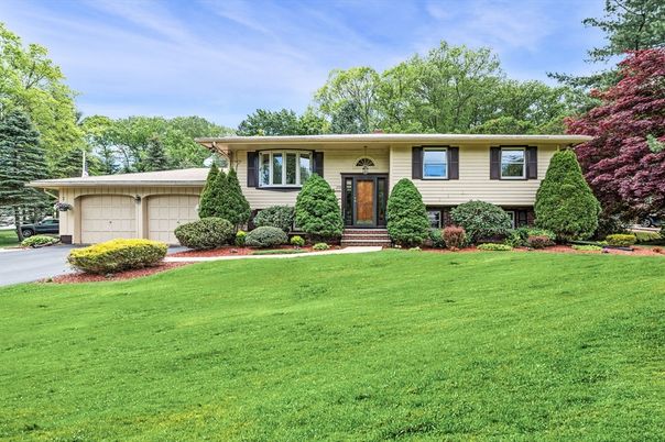 Attached, Exterior, Facade, Raised Ranch