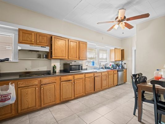 Dining room, Interior, Kitchen, Stainless Steel Appliances