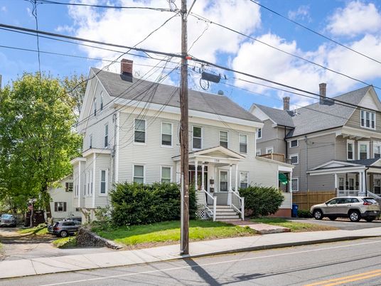 Exterior, Facade, Queen Anne Victorian