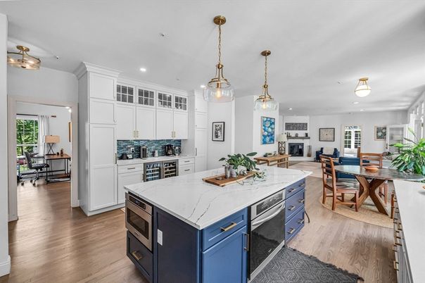 Dining room, Interior, Kitchen, Pendant Lights, Recessed Lighting, Wood Texture Flooring