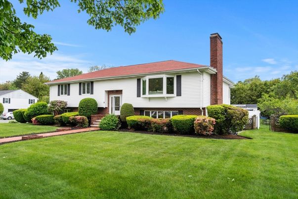 Backyard, Exterior, Facade, Brick Facade, Split Level