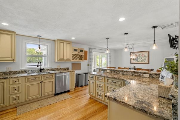 Interior, Kitchen, Pendant Lights, Recessed Lighting, Wood Texture Flooring