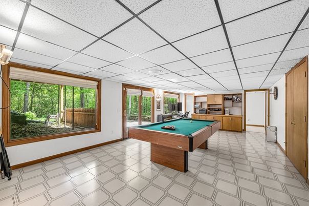 Billiard Table, Game Room, Interior