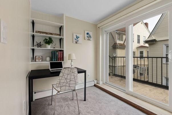 Home Office, Interior