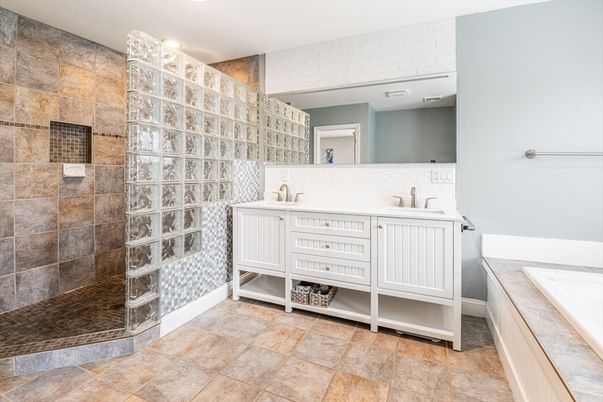 Bathroom, Interior, Recessed Lighting