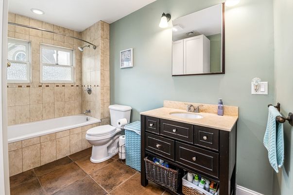 Bathroom, Interior, Recessed Lighting