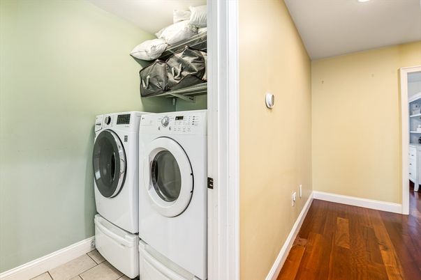 Interior, Utility Closets, Washer, Wood Texture Flooring