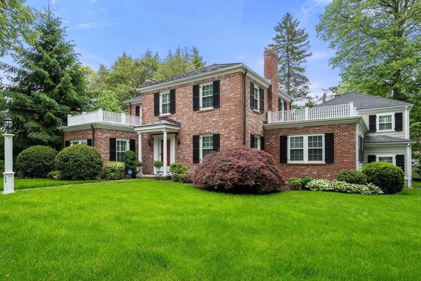 Backyard, Exterior, Facade, Brick Facade, Georgian