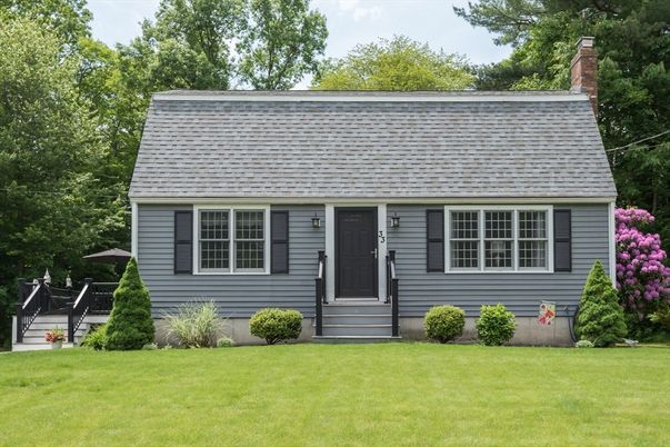 Exterior, Facade, Cape Cod