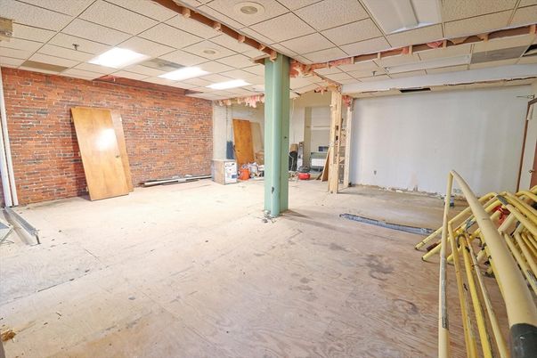 Empty room, Interior, Recessed Lighting, Stone Walls
