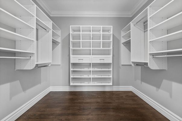 Interior, Walk-in Closets, Wood Texture Flooring