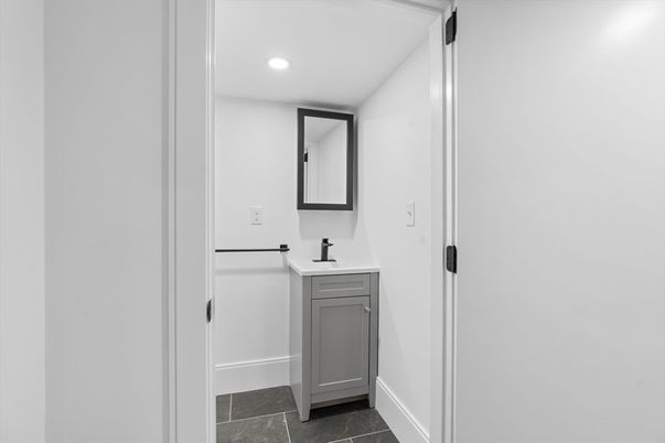 Bathroom, Interior, Recessed Lighting