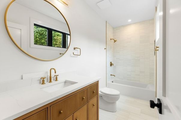 Bathroom, Interior, Recessed Lighting