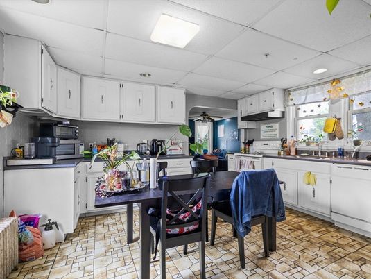 Dining room, Interior, Kitchen, Recessed Lighting