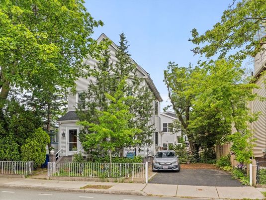 Exterior, Facade, Queen Anne Victorian