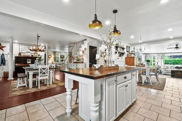 Chandelier, Dining room, Interior, Kitchen, Pendant Lights, Recessed Lighting