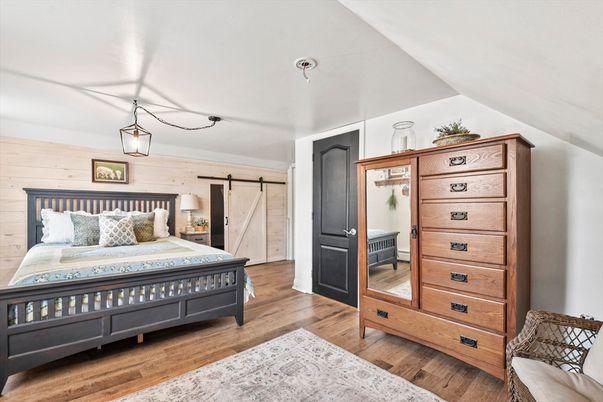Bedroom, Interior, Pendant Lights, Wood Texture Flooring
