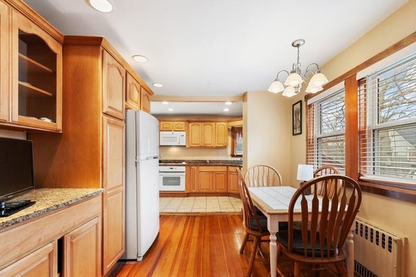 Chandelier, Dining room, Interior, Kitchen, Recessed Lighting, Wood Texture Flooring