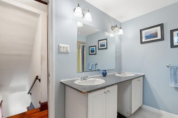Bathroom, Dual Sink Vanities, Interior